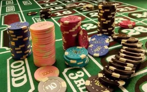 Pengalaman bermain game Live Casino dengan dealer profesional di qqhok